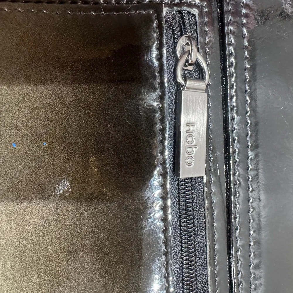 LIKE NEW Hobo‎ International Black, Green OMBRE Patent Leather CLUTCH Bag Purse